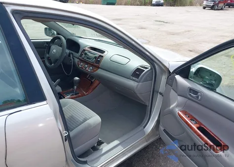 2005 Toyota Camry Le V6 from USA, damaged, VIN 4T1BF30K25U595388